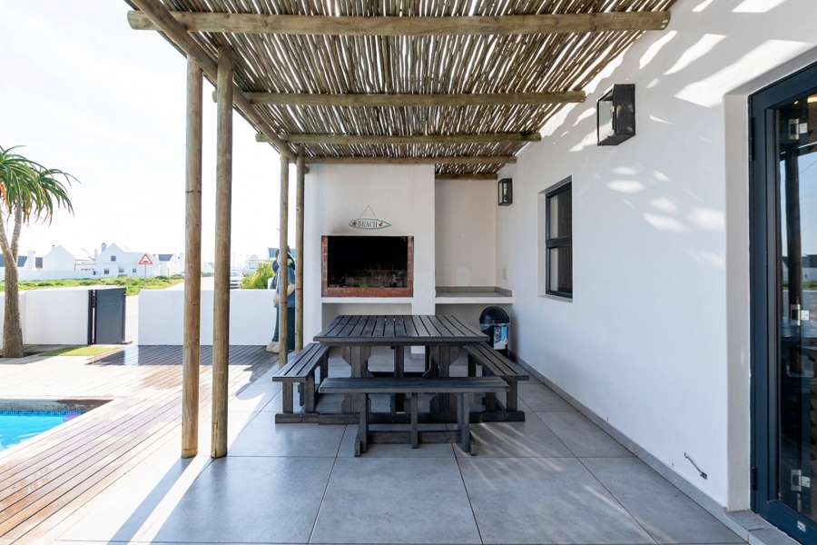 4 Bedroom Property for Sale in Jacobsbaai Western Cape